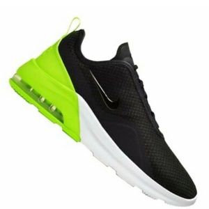 NIKE Air Max Motion 2
